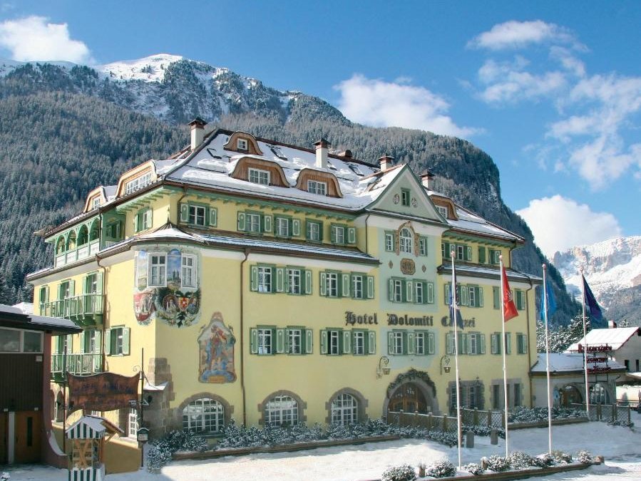 HOTEL SCHLOSS & CLUB DOLOMITI